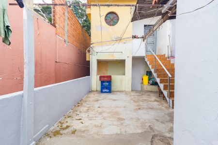 Casa à venda com 120m², 4 quartos e 2 vagasQuintal