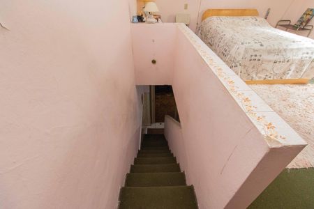 Casa à venda com 90m², 2 quartos e 1 vagaEscadas