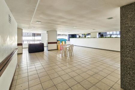 Apartamento para alugar com 152m², 4 quartos e sem vagaÁrea comum