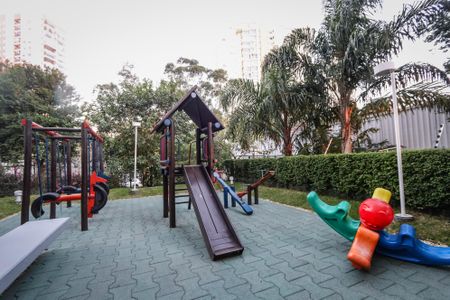 Apartamento à venda com 69m², 2 quartos e 2 vagasÁrea comum - Playground