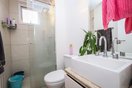 Apartamento à venda com 69m², 2 quartos e 2 vagasBanheiro da Suite