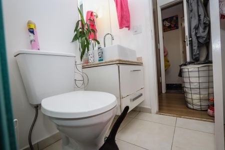 Apartamento à venda com 69m², 2 quartos e 2 vagasBanheiro da Suite