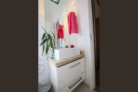 Apartamento à venda com 69m², 2 quartos e 2 vagasBanheiro da Suite