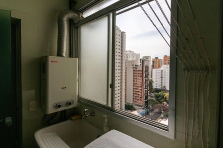 Apartamento à venda com 83m², 3 quartos e 1 vagaÁrea de Serviço