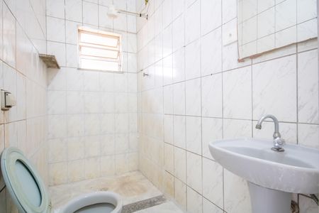 Banheiro de casa para alugar com 1 quarto, 40m² em Santo Antônio, Osasco