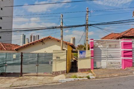 Fachada + Placa de casa para alugar com 1 quarto, 40m² em Água Fria, São Paulo