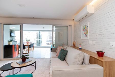 Apartamento à venda com 2 quartos, 100m² em Moema, São Paulo