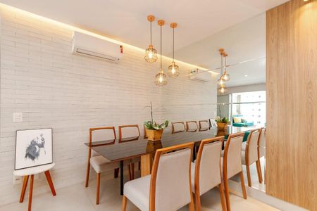 Apartamento à venda com 2 quartos, 100m² em Moema, São Paulo