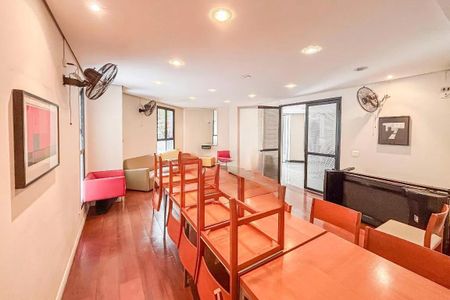 Apartamento à venda com 2 quartos, 56m² em Moema, São Paulo