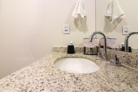 Apartamento à venda com 127m², 3 quartos e 2 vagas Apartamento à venda com 127m², 3 quartos e 2 vagasBanheiro da Suíte 1