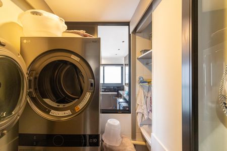 Apartamento à venda com 127m², 3 quartos e 2 vagas Apartamento à venda com 127m², 3 quartos e 2 vagasÁrea de Serviço