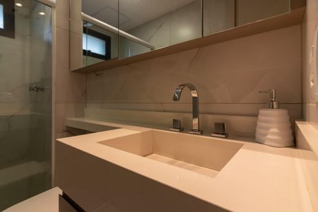 Apartamento à venda com 127m², 3 quartos e 2 vagas Apartamento à venda com 127m², 3 quartos e 2 vagasBanheiro da Suíte 2