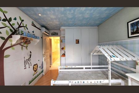 Apartamento à venda com 228m², 4 quartos e 4 vagas