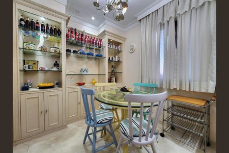 Apartamento à venda com 228m², 4 quartos e 4 vagas