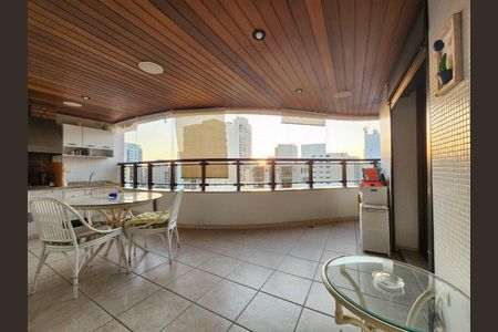 Apartamento à venda com 228m², 4 quartos e 4 vagas