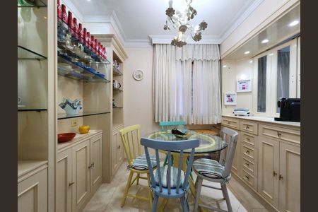 Apartamento à venda com 228m², 4 quartos e 4 vagas