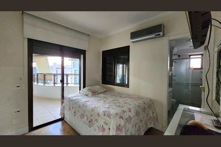 Apartamento à venda com 228m², 4 quartos e 4 vagas