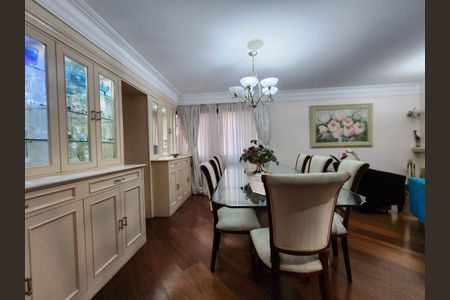 Apartamento à venda com 228m², 4 quartos e 4 vagas