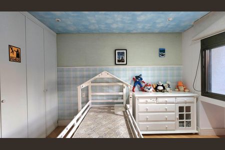 Apartamento à venda com 228m², 4 quartos e 4 vagas