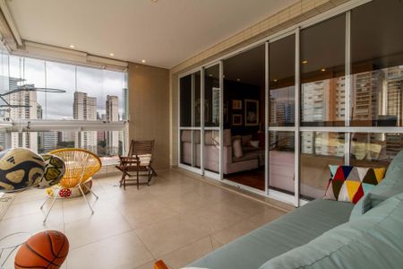 Apartamento à venda com 234m², 3 quartos e 4 vagasVaranda da Sala 