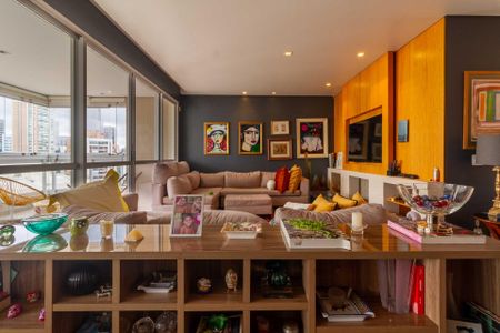 Apartamento à venda com 234m², 3 quartos e 4 vagasSala