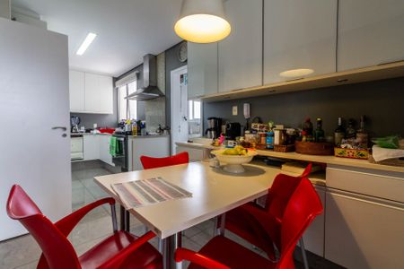 Apartamento à venda com 234m², 3 quartos e 4 vagasCozinha