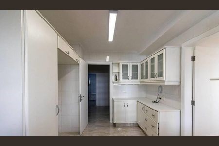 Apartamento à venda com 210m², 3 quartos e 4 vagas