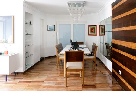 Apartamento à venda com 130m², 3 quartos e 1 vaga