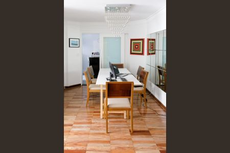 Apartamento à venda com 130m², 3 quartos e 1 vaga