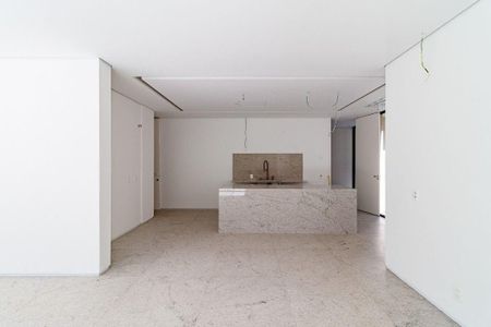 Casa à venda com 4 quartos, 689m² em Pinheiros, São Paulo