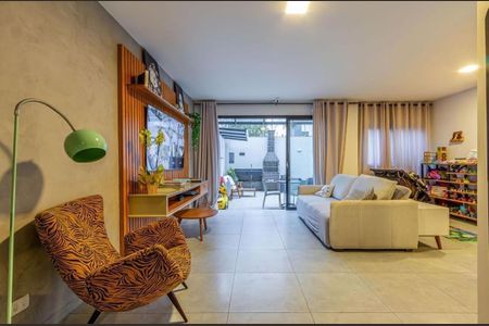 Casa à venda com 3 quartos, 200m² em Santo Amaro, São Paulo