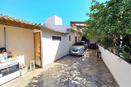 Casa à venda com 320m², 3 quartos e 3 vagasGaragem