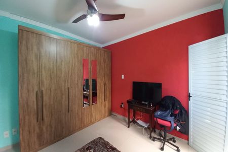 Casa à venda com 320m², 3 quartos e 3 vagasSuíte