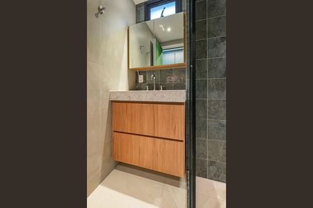 Banheiro de apartamento para alugar com 1 quarto, 37m² em Pinheiros, São Paulo