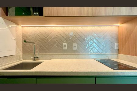 Cozinha de apartamento para alugar com 1 quarto, 37m² em Pinheiros, São Paulo
