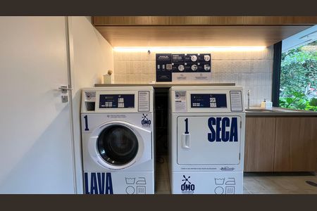Área comum de kitnet/studio para alugar com 1 quarto, 37m² em Pinheiros, São Paulo