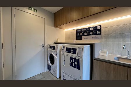 Área comum de kitnet/studio para alugar com 1 quarto, 37m² em Pinheiros, São Paulo