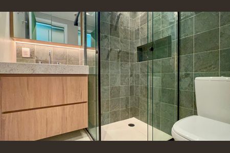 Banheiro de apartamento para alugar com 1 quarto, 37m² em Pinheiros, São Paulo
