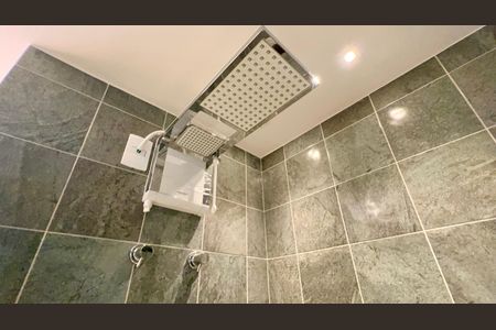Banheiro de apartamento para alugar com 1 quarto, 37m² em Pinheiros, São Paulo