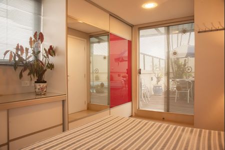 Apartamento à venda com 220m², 3 quartos e 3 vagasSuíte 2