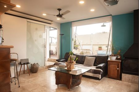 Apartamento à venda com 220m², 3 quartos e 3 vagasSala 2