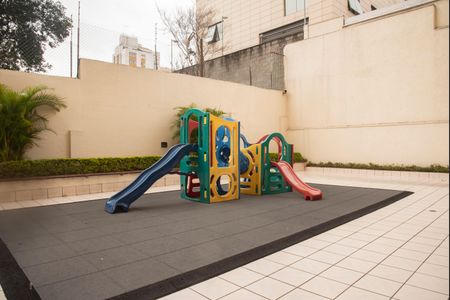 Apartamento à venda com 220m², 3 quartos e 3 vagasÁrea comum - Playground