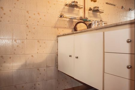 Apartamento à venda com 220m², 3 quartos e 3 vagasBanheiro da Suíte 1