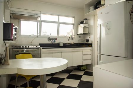 Apartamento à venda com 220m², 3 quartos e 3 vagasCozinha