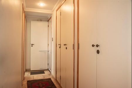 Apartamento à venda com 220m², 3 quartos e 3 vagasCorredor