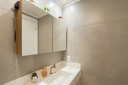 Apartamento à venda com 63m², 2 quartos e 1 vaga Apartamento à venda com 63m², 2 quartos e 1 vagaBanheiro da Suíte