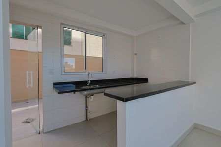 Apartamento à venda com 93m², 2 quartos e 2 vagas Apartamento à venda com 93m², 2 quartos e 2 vagasCozinha