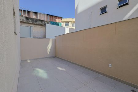 Apartamento à venda com 93m², 2 quartos e 2 vagas Apartamento à venda com 93m², 2 quartos e 2 vagasVaranda