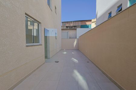 Apartamento à venda com 93m², 2 quartos e 2 vagas Apartamento à venda com 93m², 2 quartos e 2 vagasVaranda