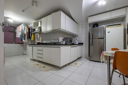 Apartamento à venda com 178m², 3 quartos e 2 vagas Apartamento à venda com 178m², 3 quartos e 2 vagasCozinha